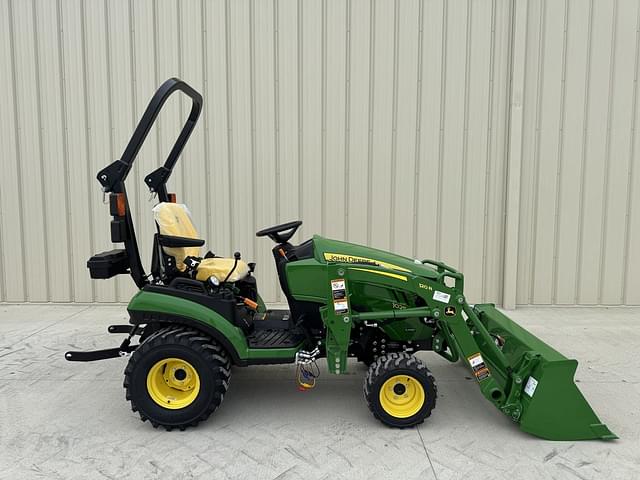 Image of John Deere 1025R equipment image 3