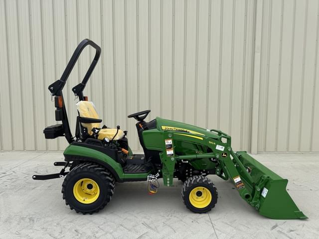 Image of John Deere 1025R equipment image 3