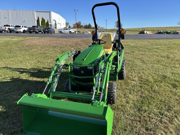Image of John Deere 1025R equipment image 2