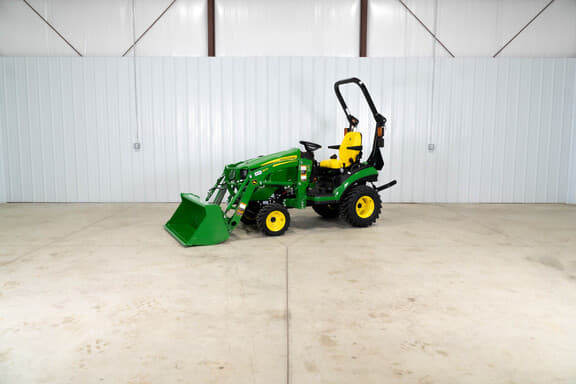 Image of John Deere 1025R equipment image 3