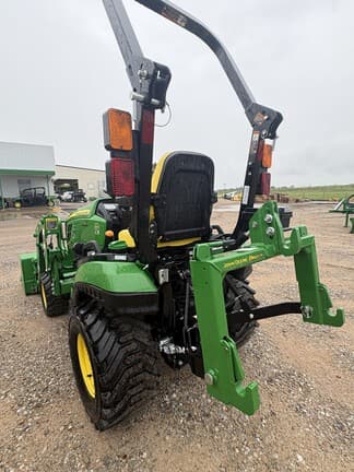 Image of John Deere 1025R equipment image 4