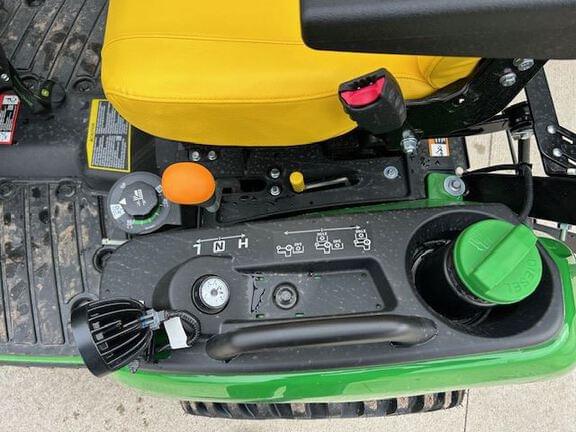 Image of John Deere 1025R equipment image 4