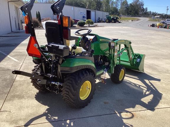 Image of John Deere 1025R equipment image 4