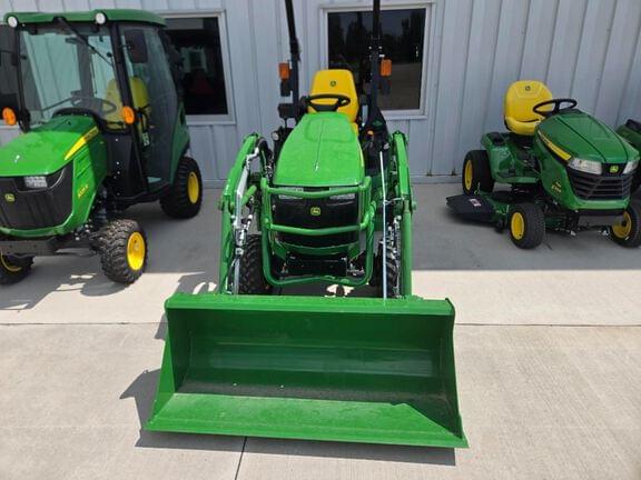 Image of John Deere 1025R equipment image 3