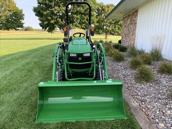 Image of John Deere 1025R equipment image 3