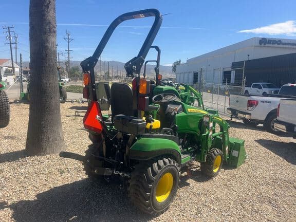 Image of John Deere 1025R equipment image 4