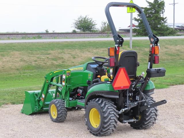 Image of John Deere 1025R equipment image 2
