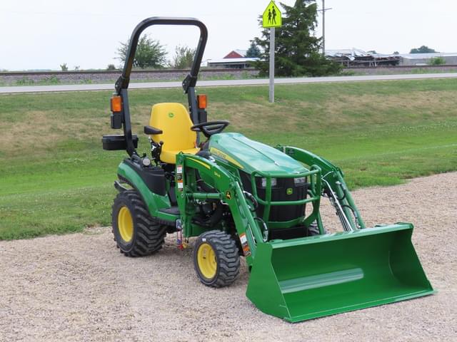 Image of John Deere 1025R equipment image 1
