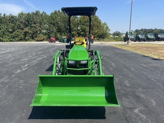 Image of John Deere 1025R equipment image 2