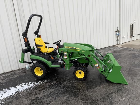 Image of John Deere 1025R equipment image 4