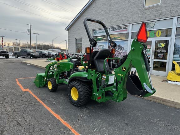 Image of John Deere 1025R equipment image 2