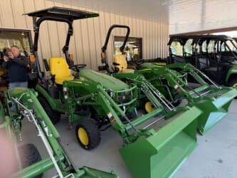 Image of John Deere 1025R equipment image 1