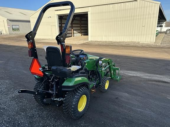 Image of John Deere 1025R equipment image 3