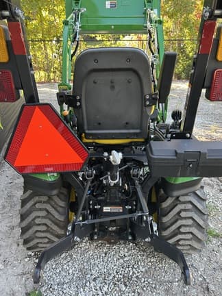 Image of John Deere 1025R equipment image 3