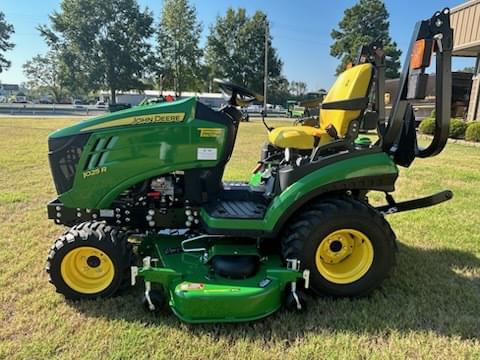 Image of John Deere 1025R equipment image 2