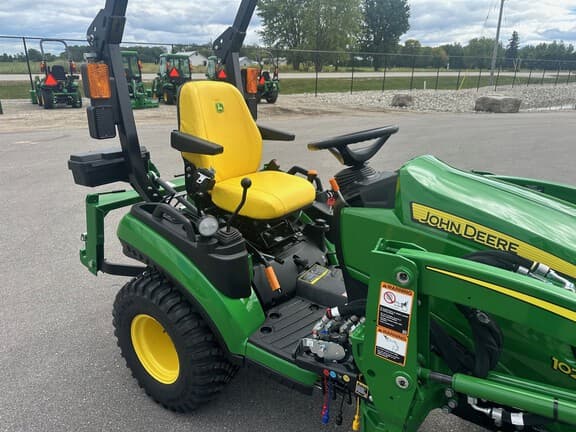 Image of John Deere 1025R equipment image 1
