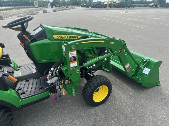 Image of John Deere 1025R equipment image 3