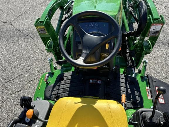 Image of John Deere 1025R equipment image 4