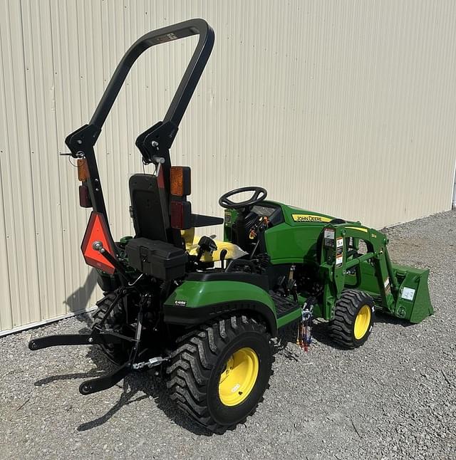 Image of John Deere 1025R equipment image 3