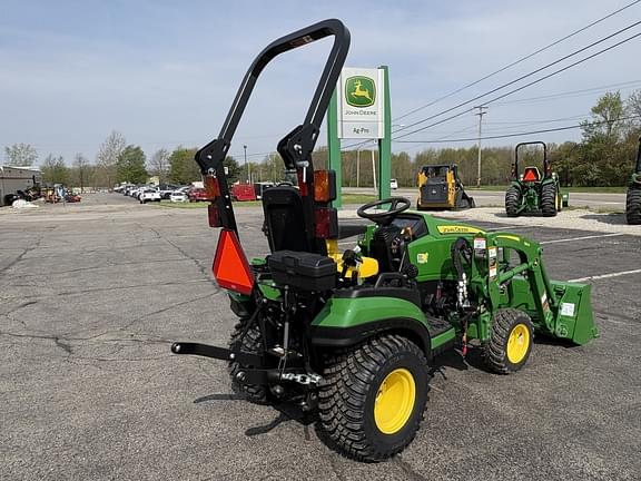 Image of John Deere 1025R equipment image 2