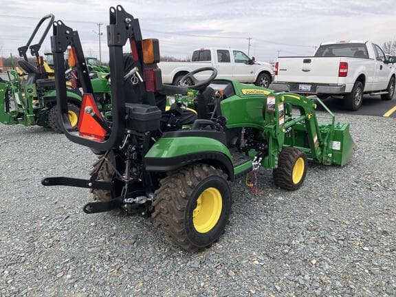 Image of John Deere 1025R equipment image 3