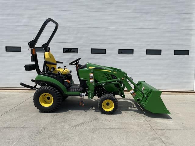 Image of John Deere 1025R equipment image 3