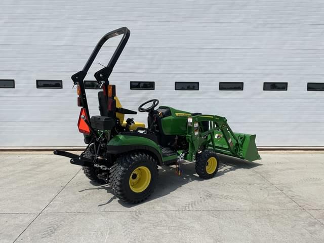 Image of John Deere 1025R equipment image 4
