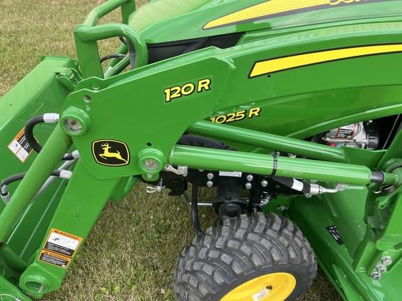 Image of John Deere 1025R equipment image 1