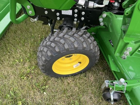 Image of John Deere 1025R equipment image 2