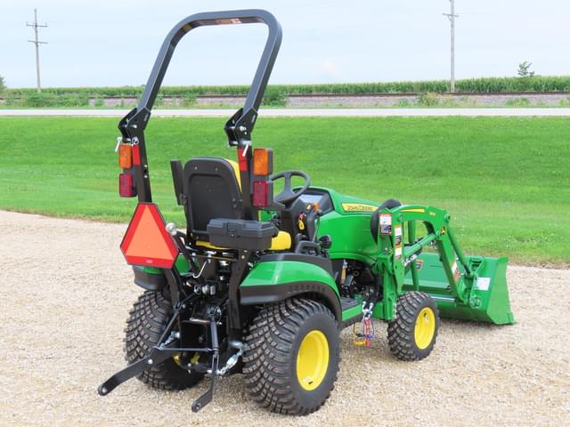 Image of John Deere 1025R equipment image 3