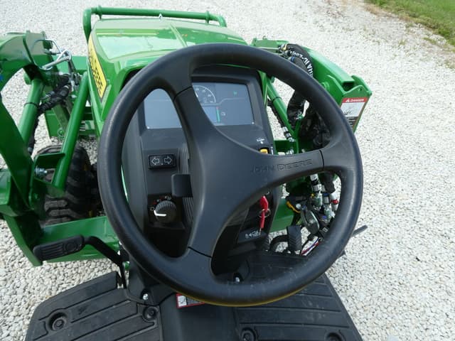 Image of John Deere 1025R equipment image 4