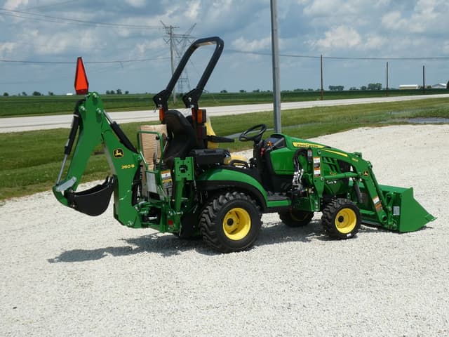 Image of John Deere 1025R equipment image 3