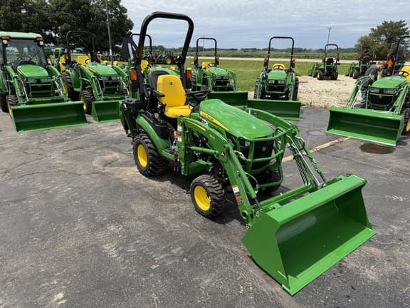 Image of John Deere 1025R equipment image 2