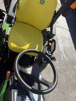 Image of John Deere 1025R equipment image 3