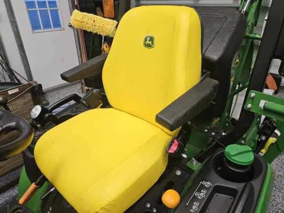 Image of John Deere 1025R equipment image 3