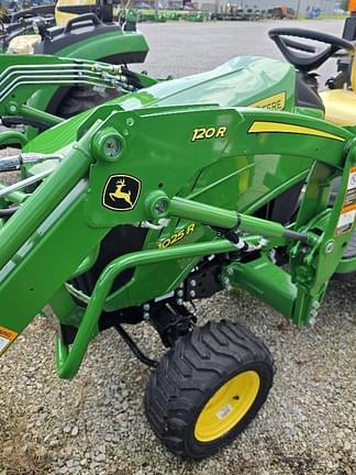 Image of John Deere 1025R equipment image 4