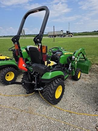 Image of John Deere 1025R equipment image 2