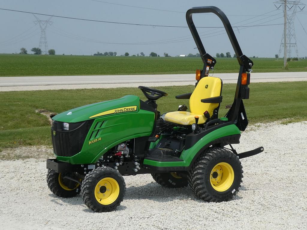 Image of John Deere 1025R Image 0
