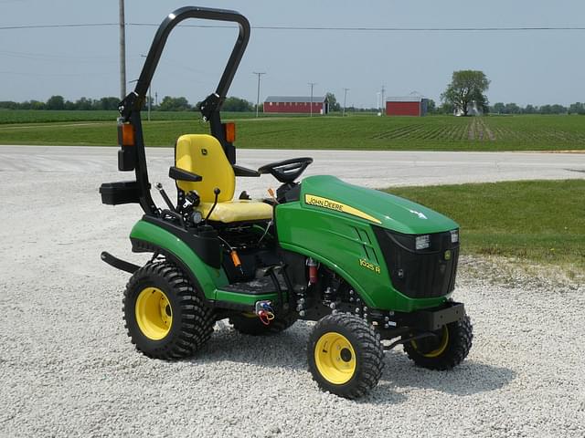Image of John Deere 1025R equipment image 3