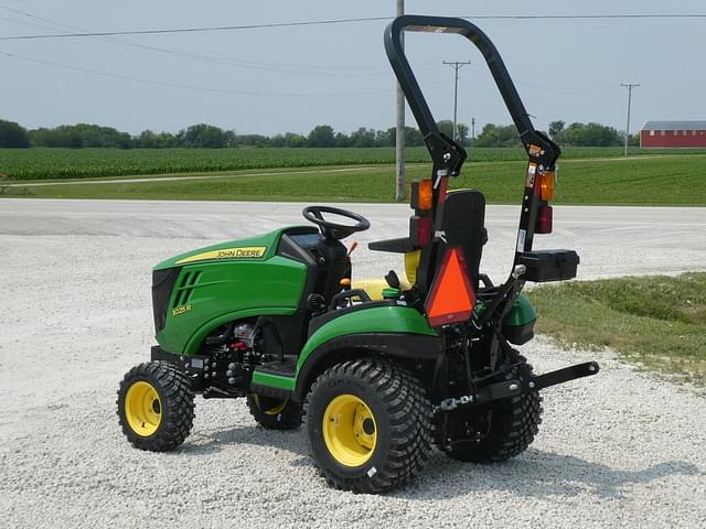 Image of John Deere 1025R equipment image 1
