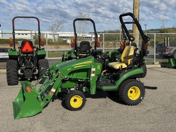 2025 John Deere 1025R Equipment Image0