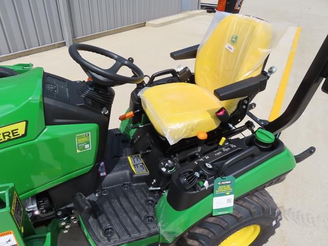 Image of John Deere 1025R equipment image 4