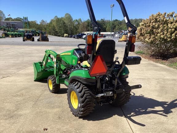 Image of John Deere 1025R equipment image 3