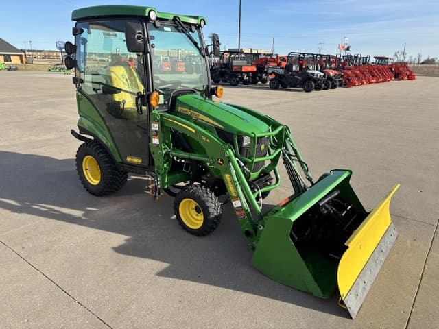 Image of John Deere 1025R equipment image 3