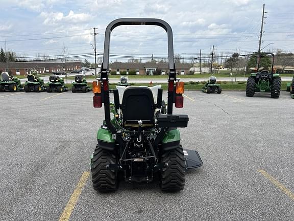 Image of John Deere 1025R equipment image 4