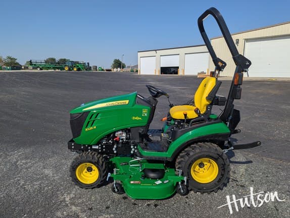 Image of John Deere 1025R equipment image 3