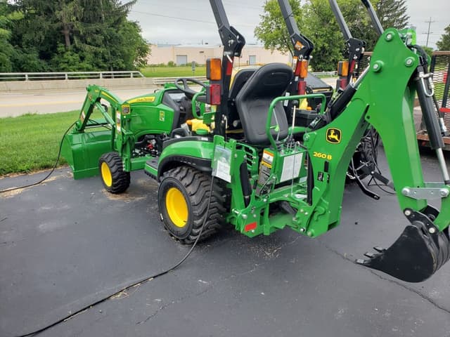 Image of John Deere 1025R equipment image 1