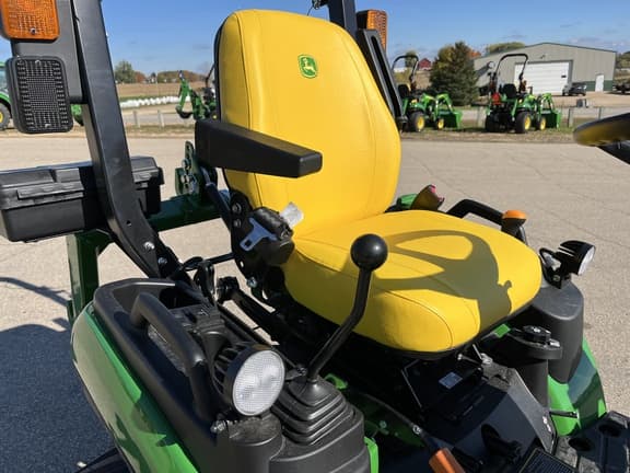 Image of John Deere 1025R equipment image 4
