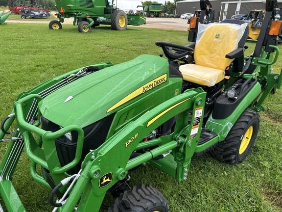 Image of John Deere 1025R equipment image 4