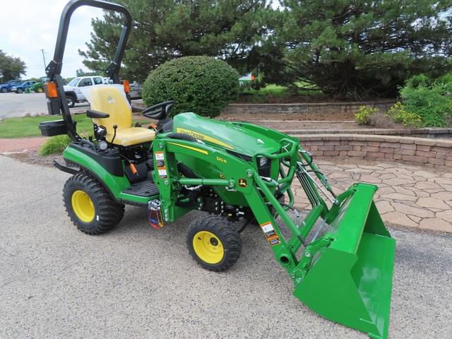 Image of John Deere 1025R equipment image 2